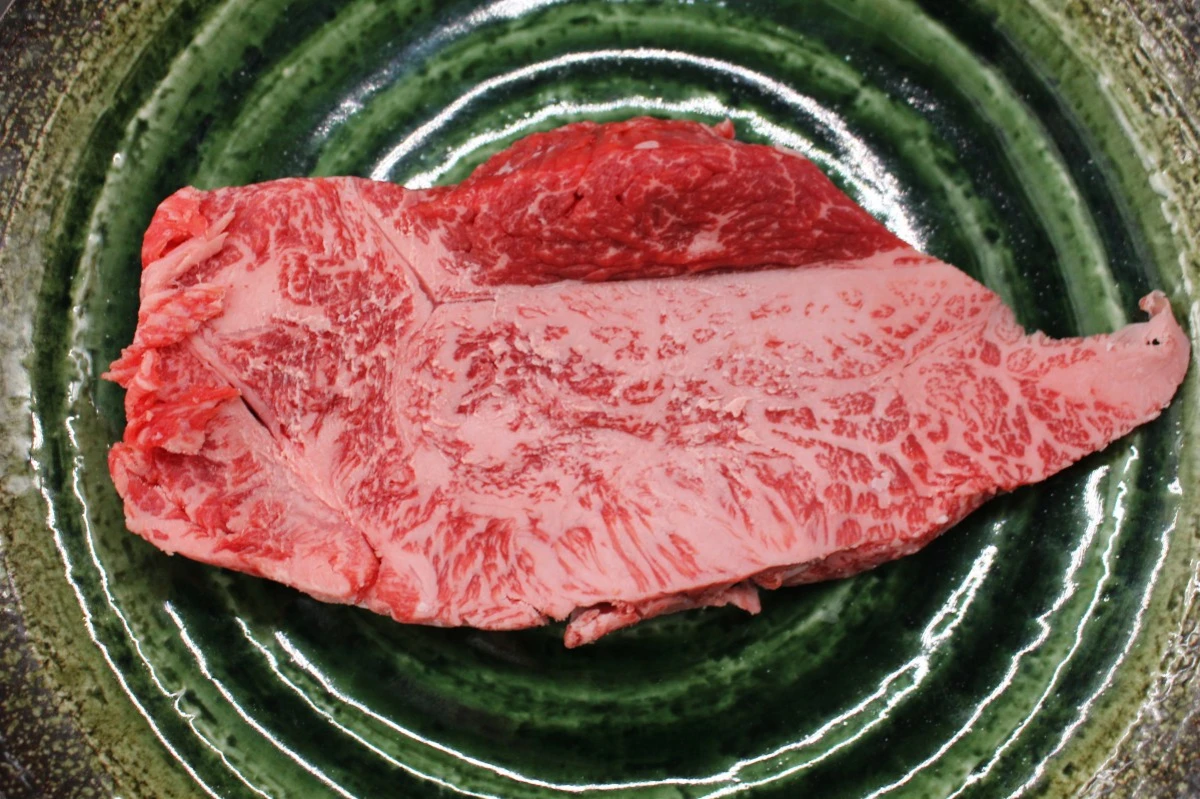 【現品限り】近江牛訳あり塊肉320ｇ