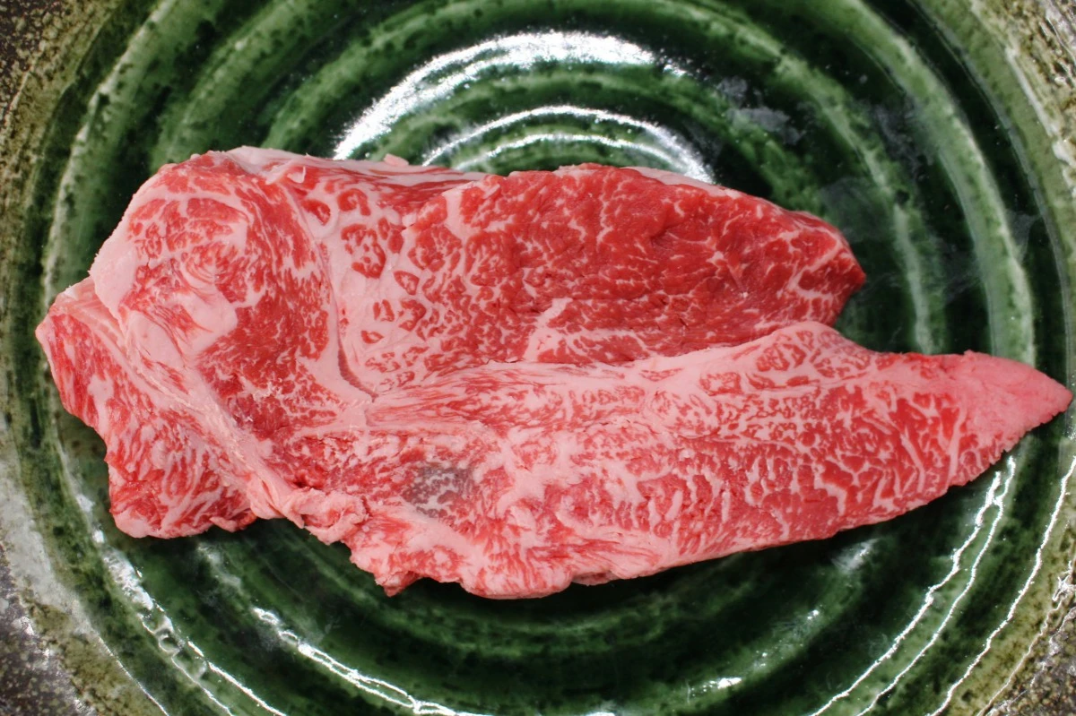 【現品限り】近江牛訳あり塊肉330ｇ