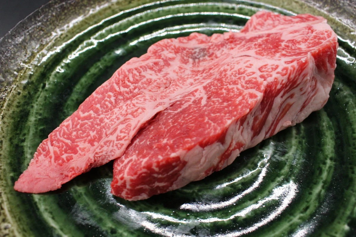 【現品限り】近江牛訳あり塊肉330ｇ