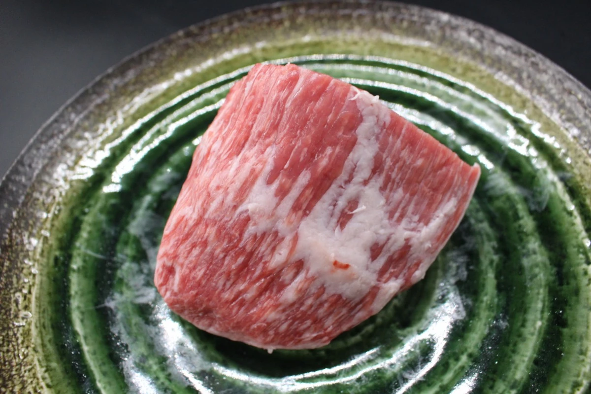 近江牛シキンボウ 526g 【現品限り】