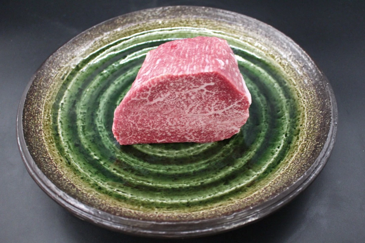 近江牛シキンボウ 553g 【現品限り】