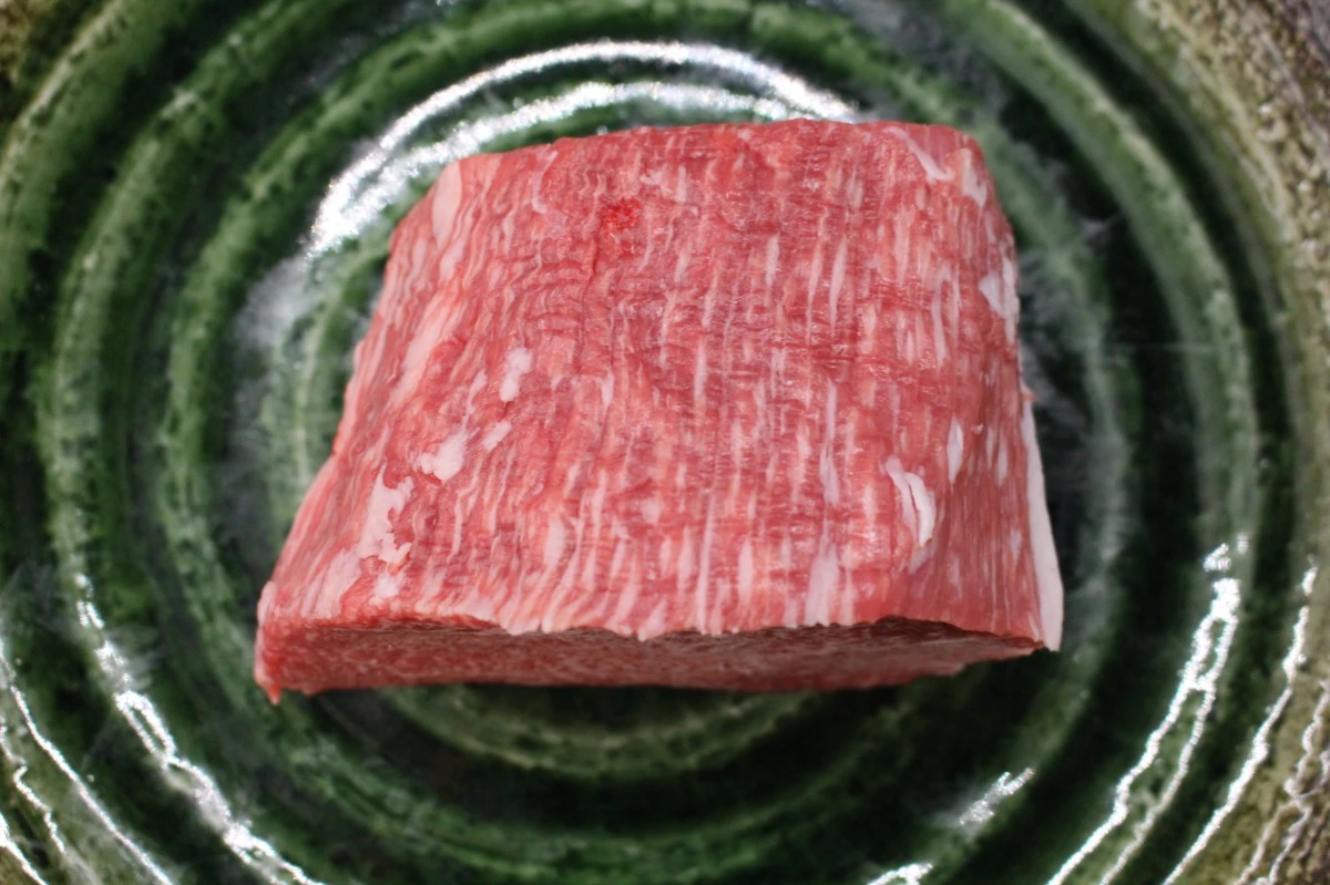 近江牛シキンボウ 553g 【現品限り】