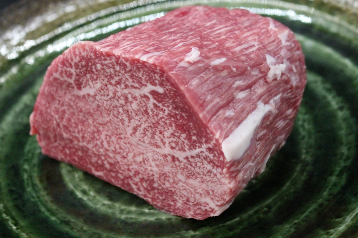 近江牛シキンボウ 553g 【現品限り】