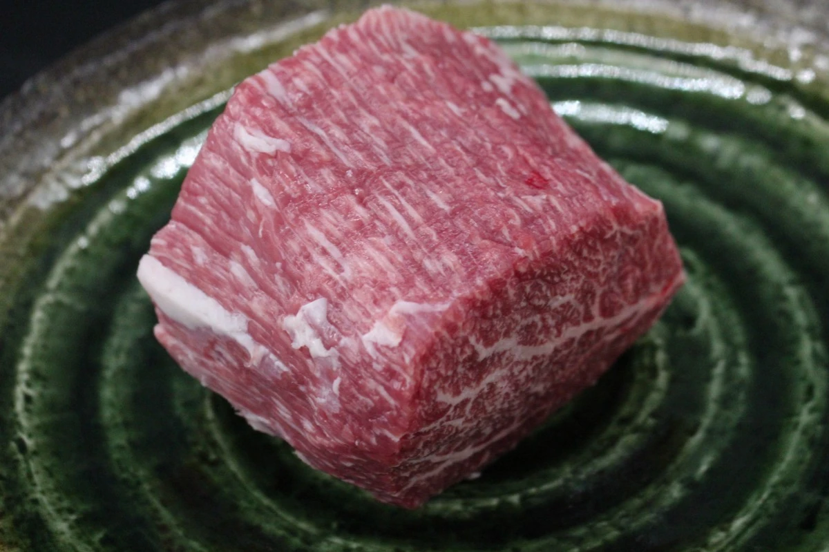 近江牛シキンボウ 553g 【現品限り】