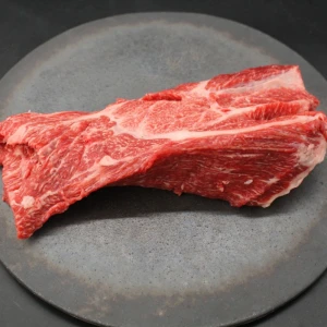 【現品限り】近江牛ネック塊肉565g【煮込み用】