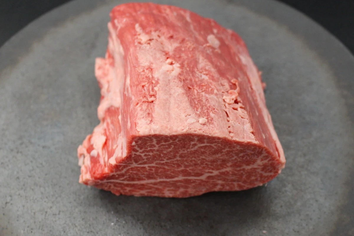 【現品限り】近江牛ヒレ シャトーブリアン塊肉646ｇ