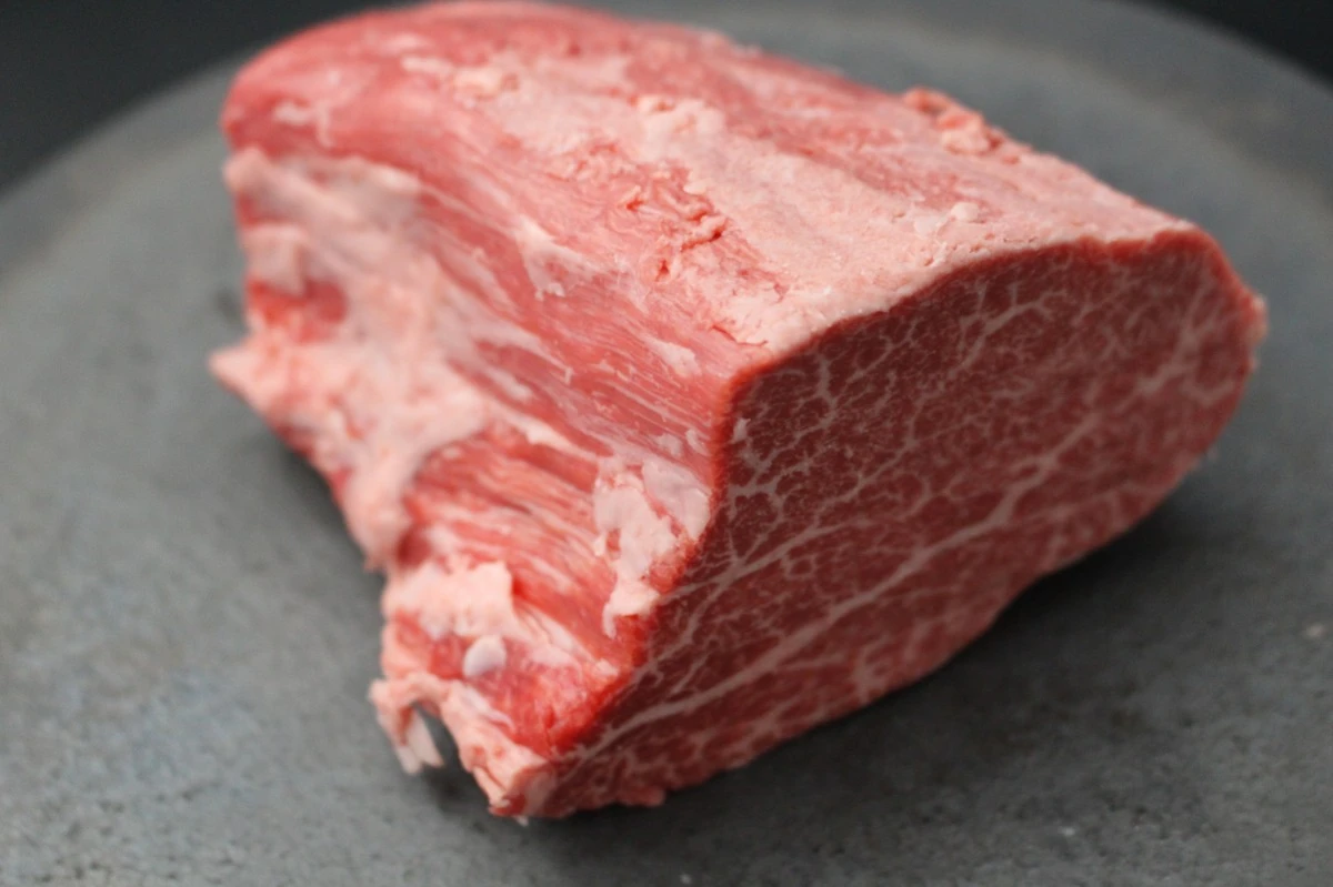 【現品限り】近江牛ヒレ シャトーブリアン塊肉646ｇ