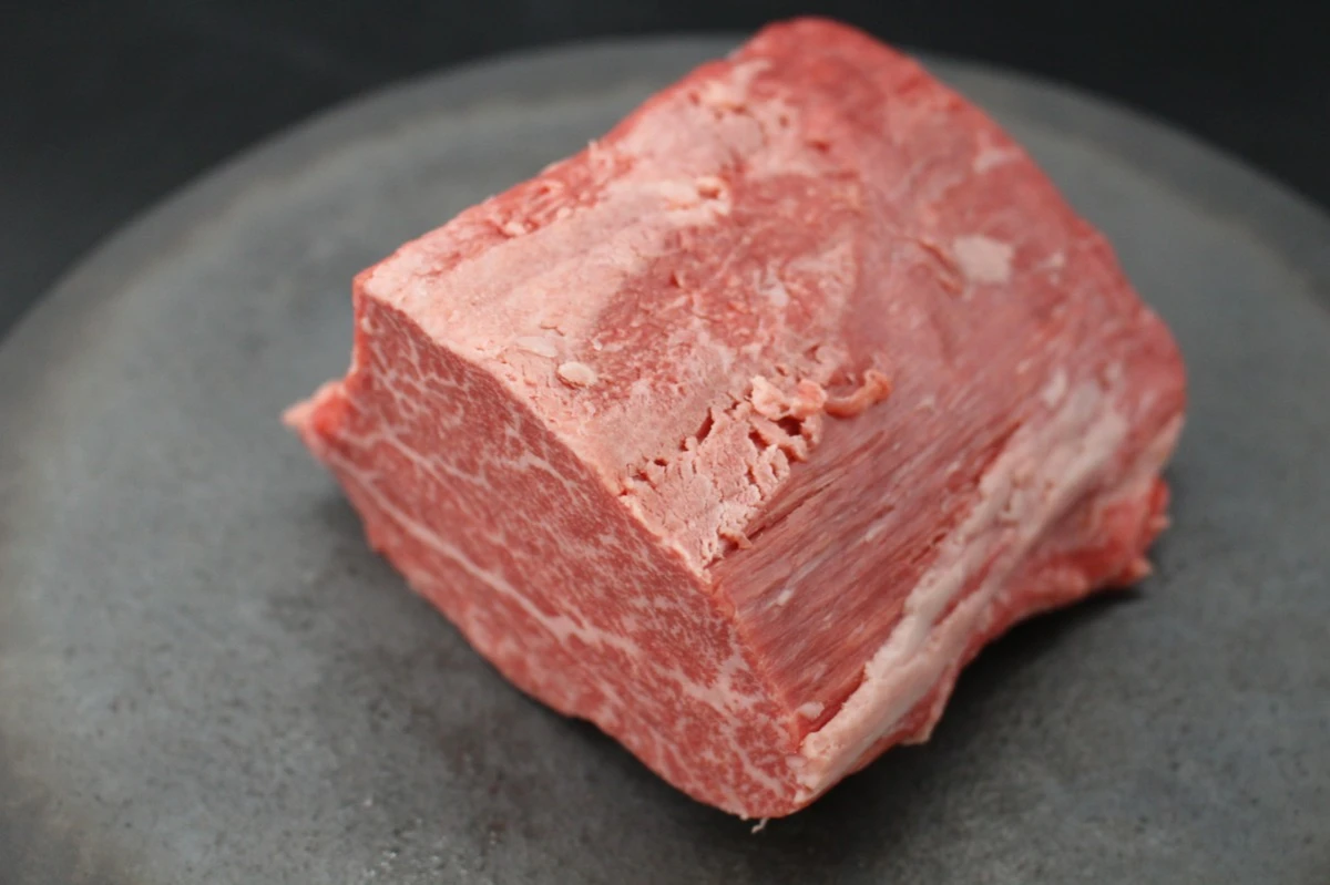 【現品限り】近江牛ヒレ シャトーブリアン塊肉646ｇ