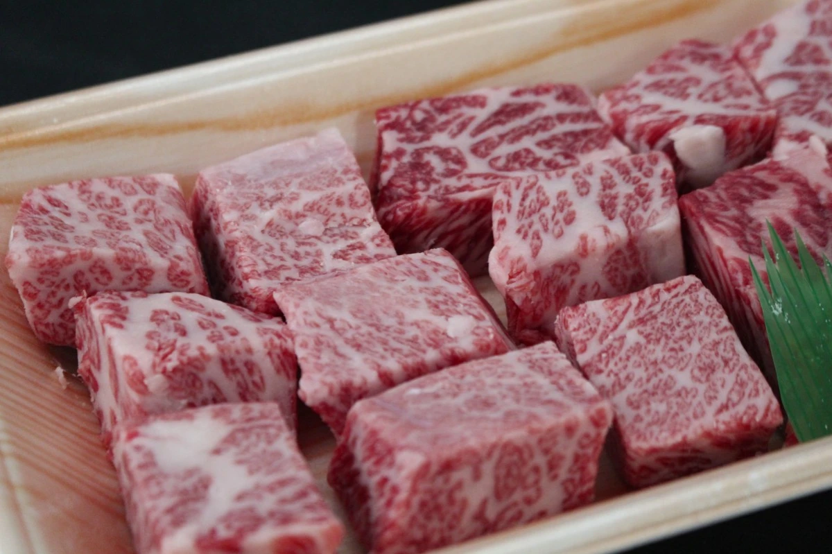 【数量限定】近江牛三角バラサイコロステーキ300g