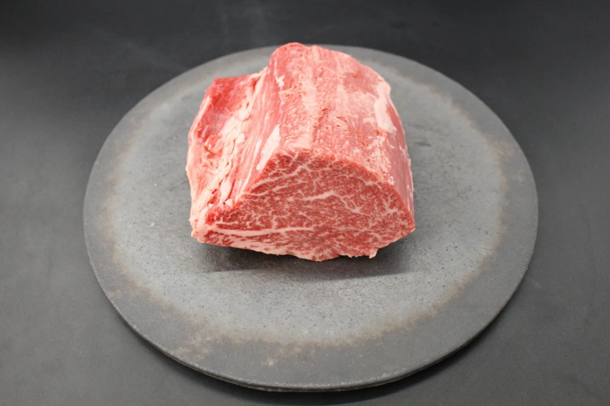 【現品限り】近江牛ヒレ シャトーブリアン塊肉705ｇ