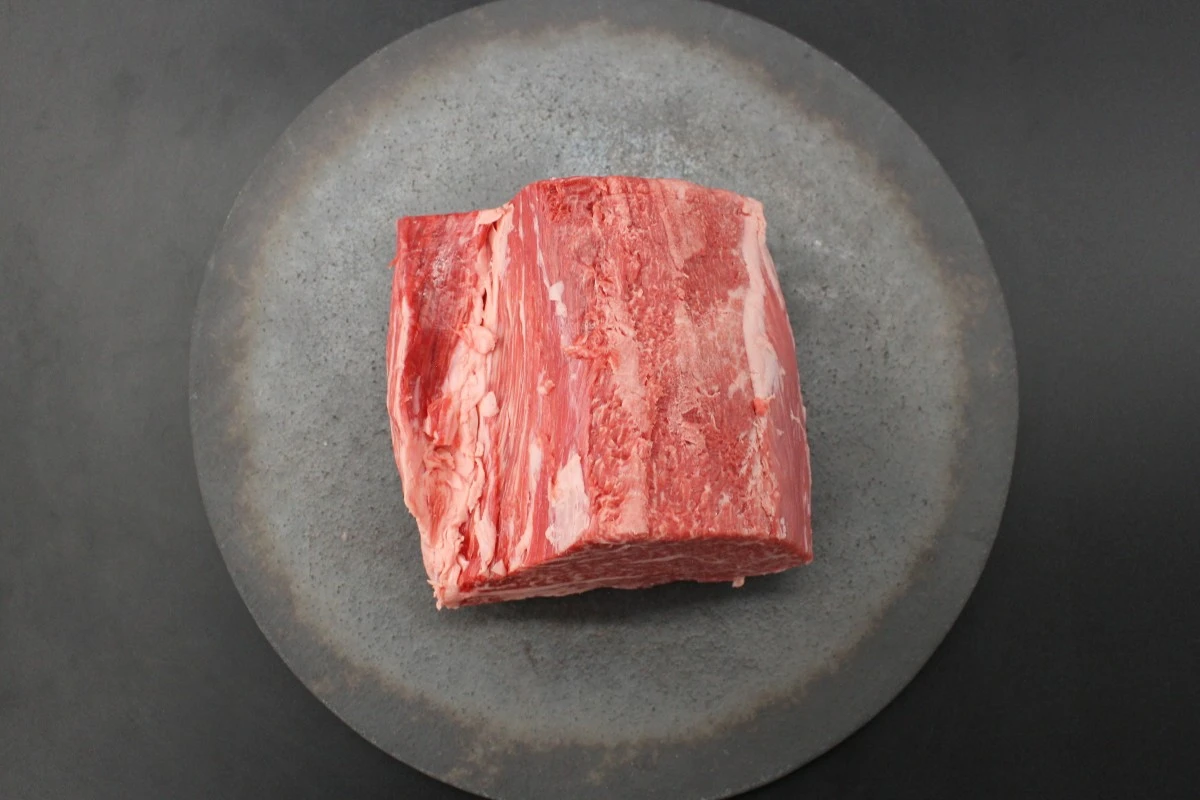 【現品限り】近江牛ヒレ シャトーブリアン塊肉705ｇ