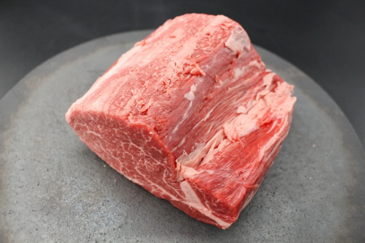 【現品限り】近江牛ヒレ シャトーブリアン塊肉705ｇ