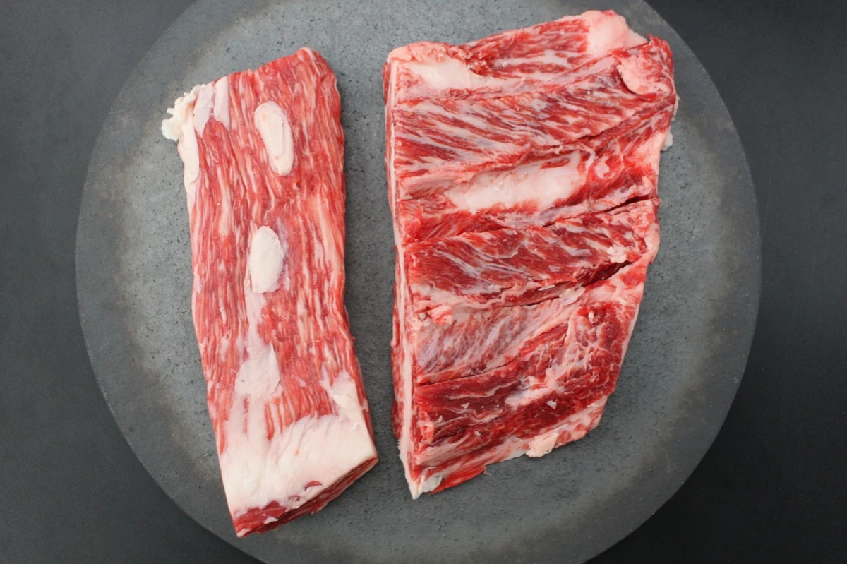 【現品限り】近江牛三角バラ塊肉2点セット合計480g　【煮込み用】