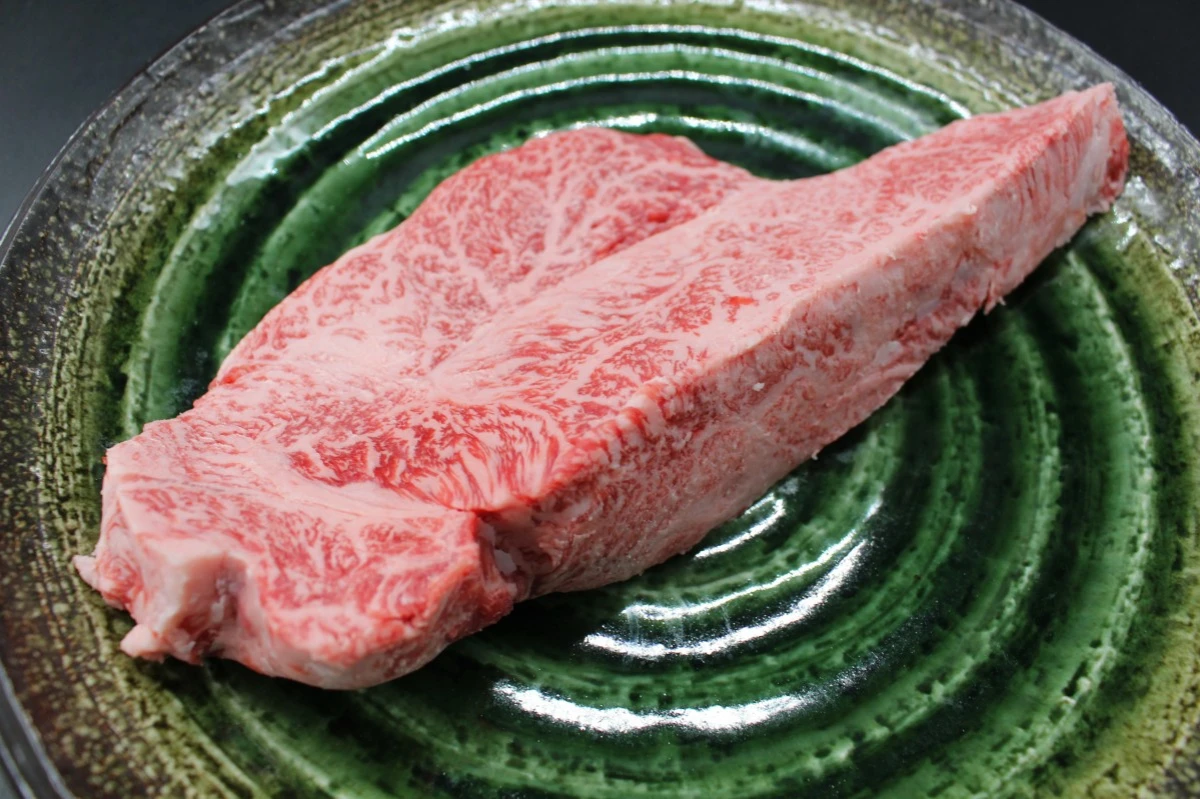 【現品限り】近江牛訳あり塊肉430ｇ