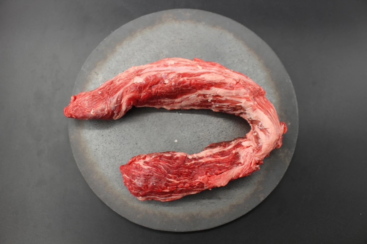 【肉の日】近江牛ネック塊肉554g【煮込み用】