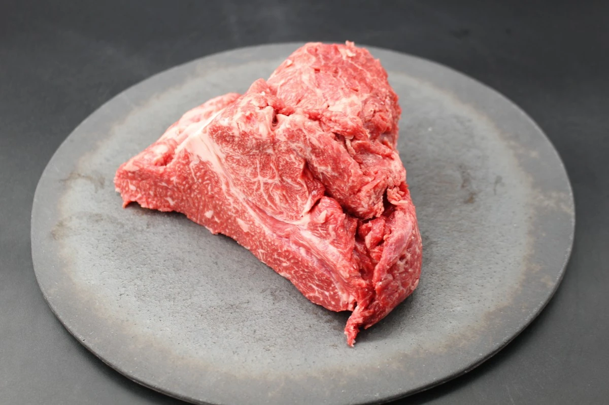 【肉の日】近江牛ネック塊肉700g【煮込み用】