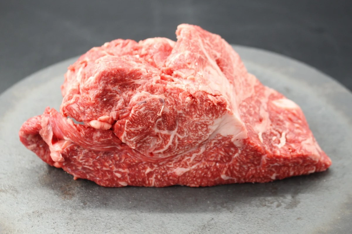 【肉の日】近江牛ネック塊肉663g【煮込み用】