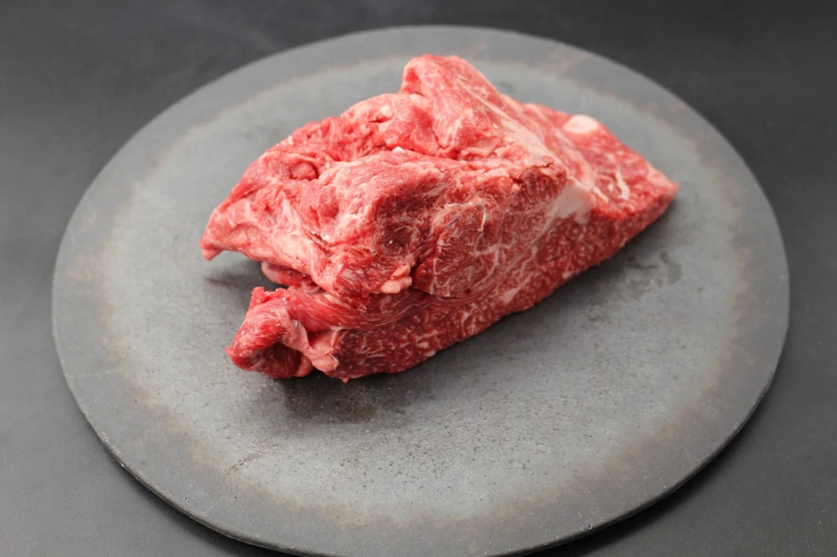 【肉の日】近江牛ネック塊肉663g【煮込み用】