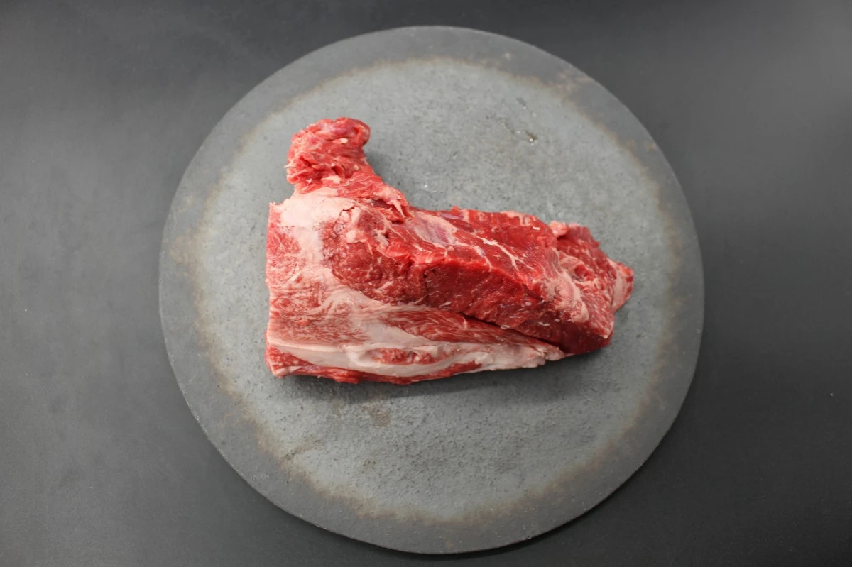 【肉の日】近江牛ネック塊肉717g【煮込み用】