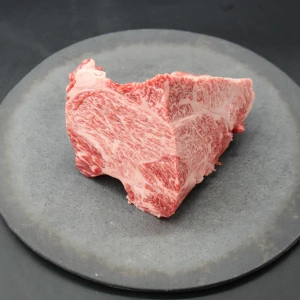 【肉の日】近江牛クラシタ塊肉699g【別名：かたロース】