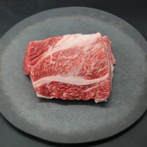 【肉の日】近江牛クラシタ塊肉619g【別名：かたロース】