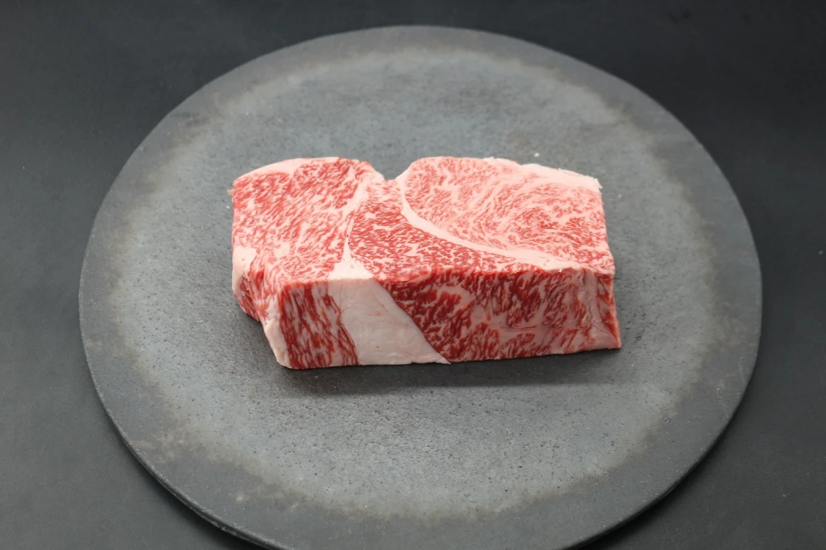 【肉の日】近江牛クラシタ塊肉479g【別名：かたロース】