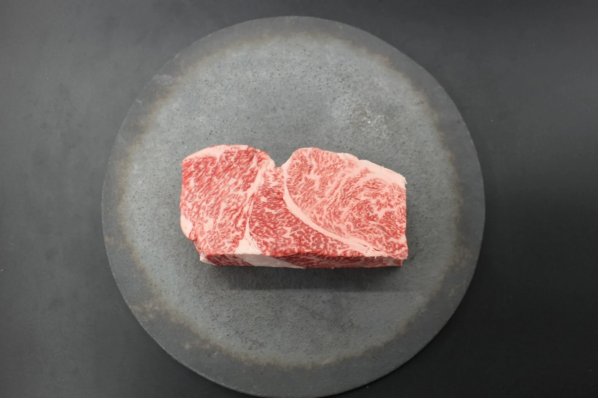 【肉の日】近江牛クラシタ塊肉479g【別名：かたロース】