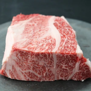 【肉の日】近江牛クラシタ塊肉710g【別名：かたロース】