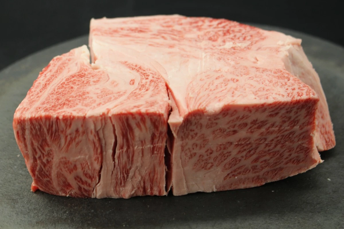 【肉の日】近江牛クラシタ塊肉795g【別名：かたロース】