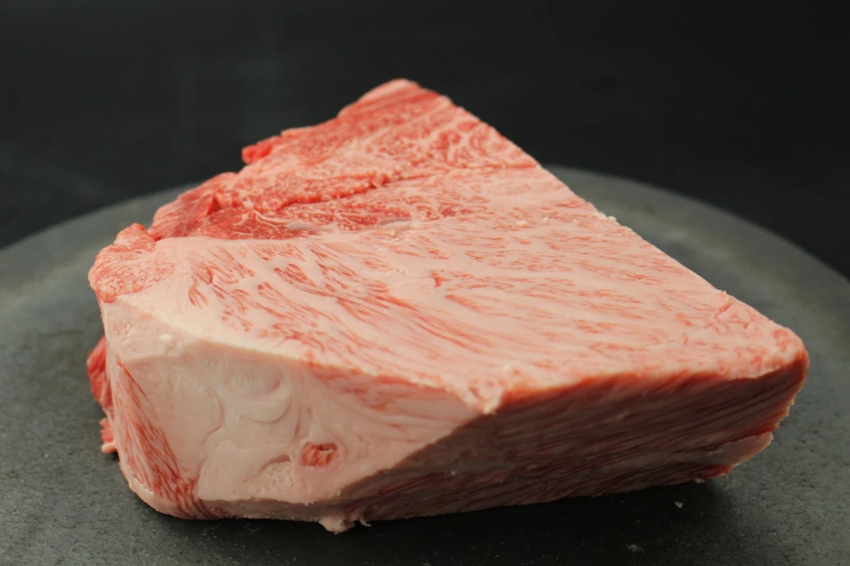 【肉の日】近江牛ザブトン塊肉666g【超希少・高級部位】