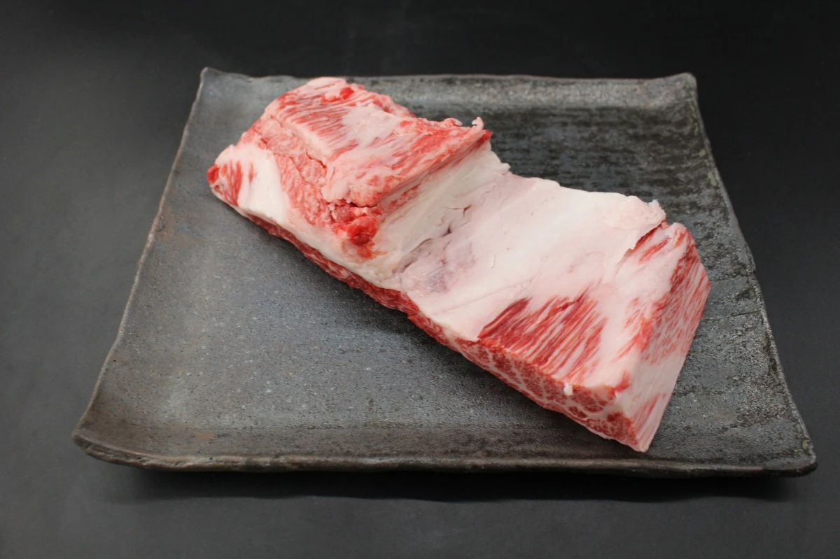 【肉の日】近江牛バラ塊肉658g【希少部位】