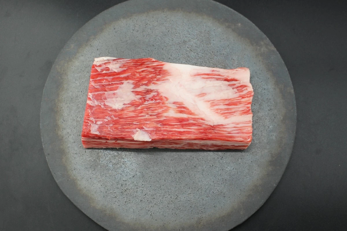 【肉の日】近江牛フランク(バラ)塊肉406g【希少部位】