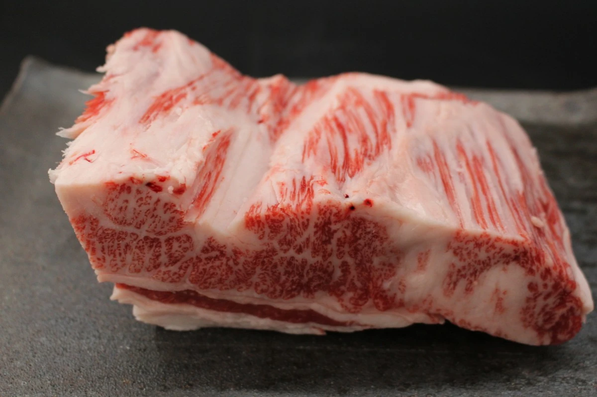 【肉の日】近江牛特上バラ塊肉586g【希少部位】