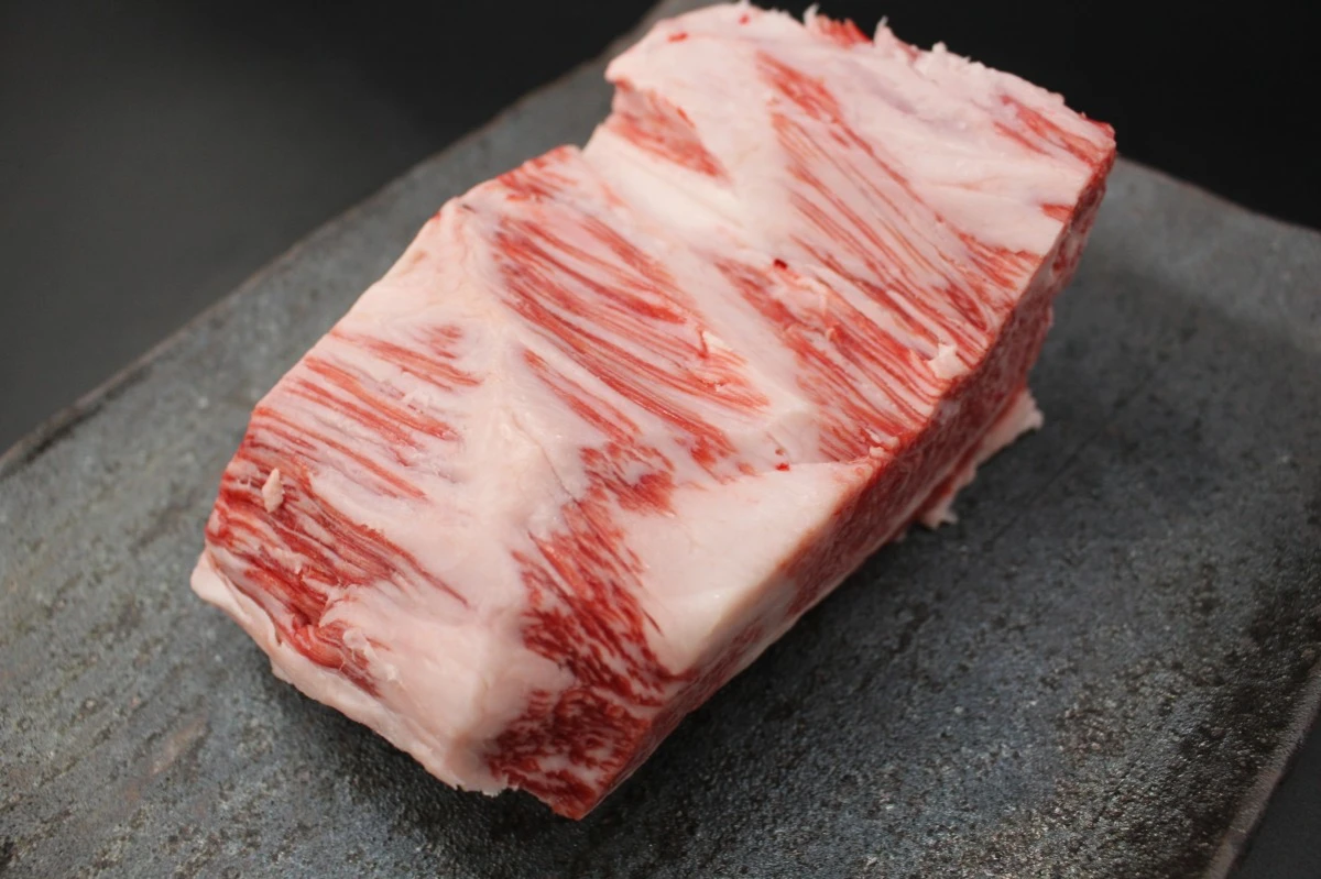 【肉の日】近江牛特上バラ塊肉586g【希少部位】