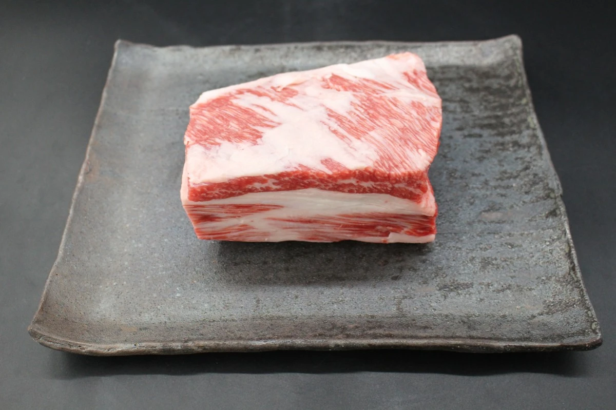 【肉の日】近江牛特上バラ塊肉673g【希少部位】