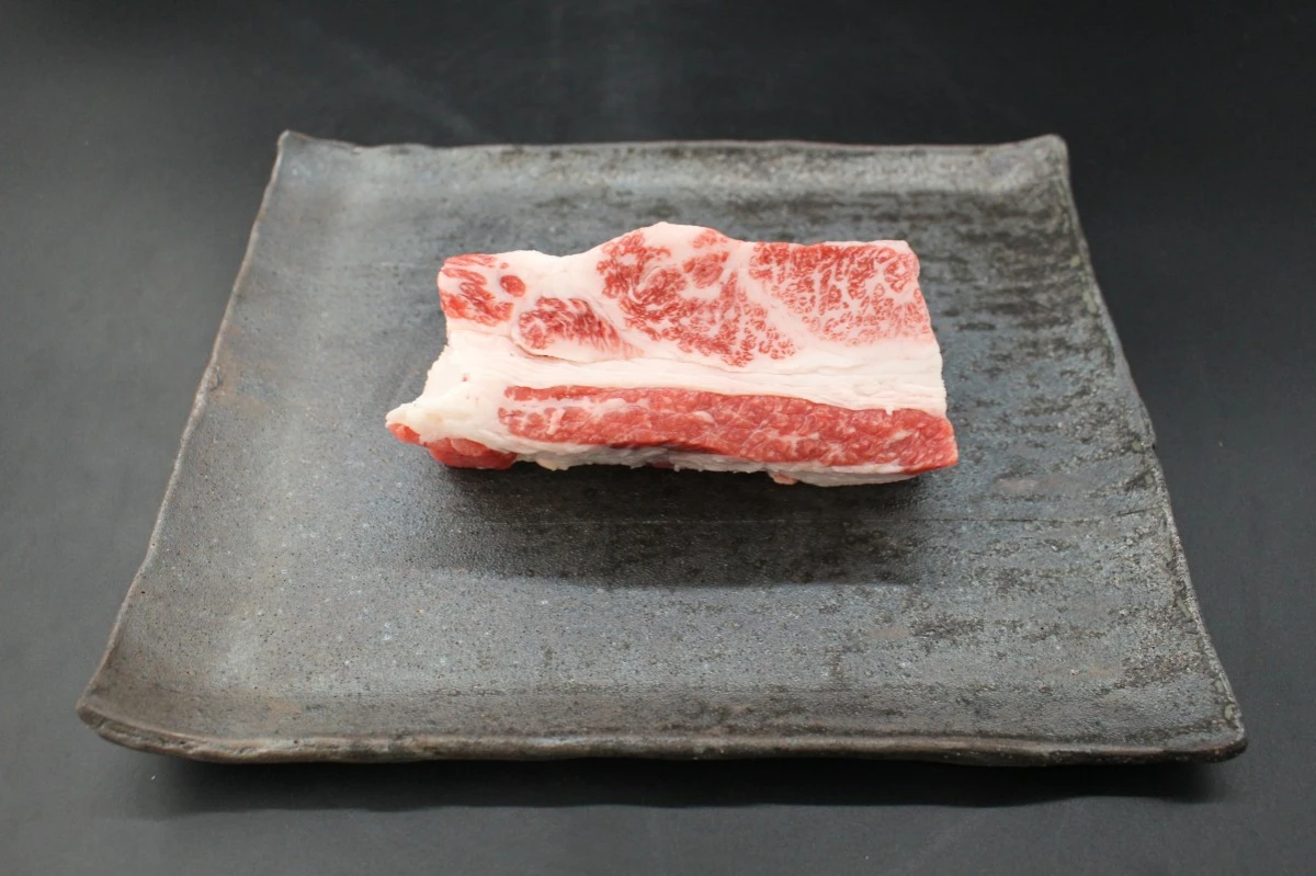 【肉の日】近江牛特上バラ塊肉435g【希少部位】