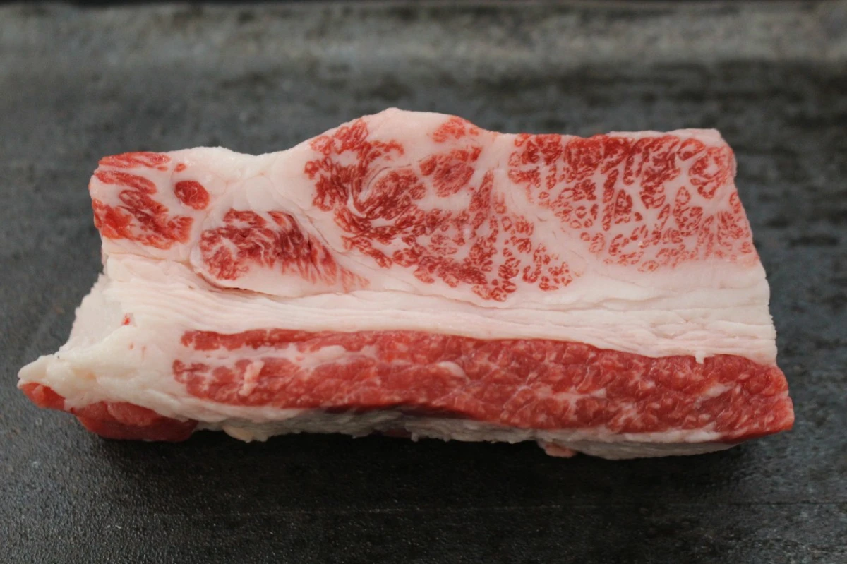 【肉の日】近江牛特上バラ塊肉435g【希少部位】