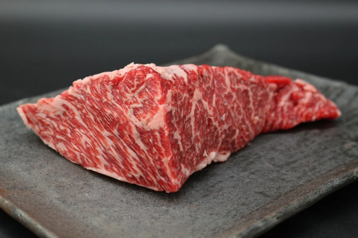 【現品限り】近江牛カイノミ塊肉395g【希少部位】