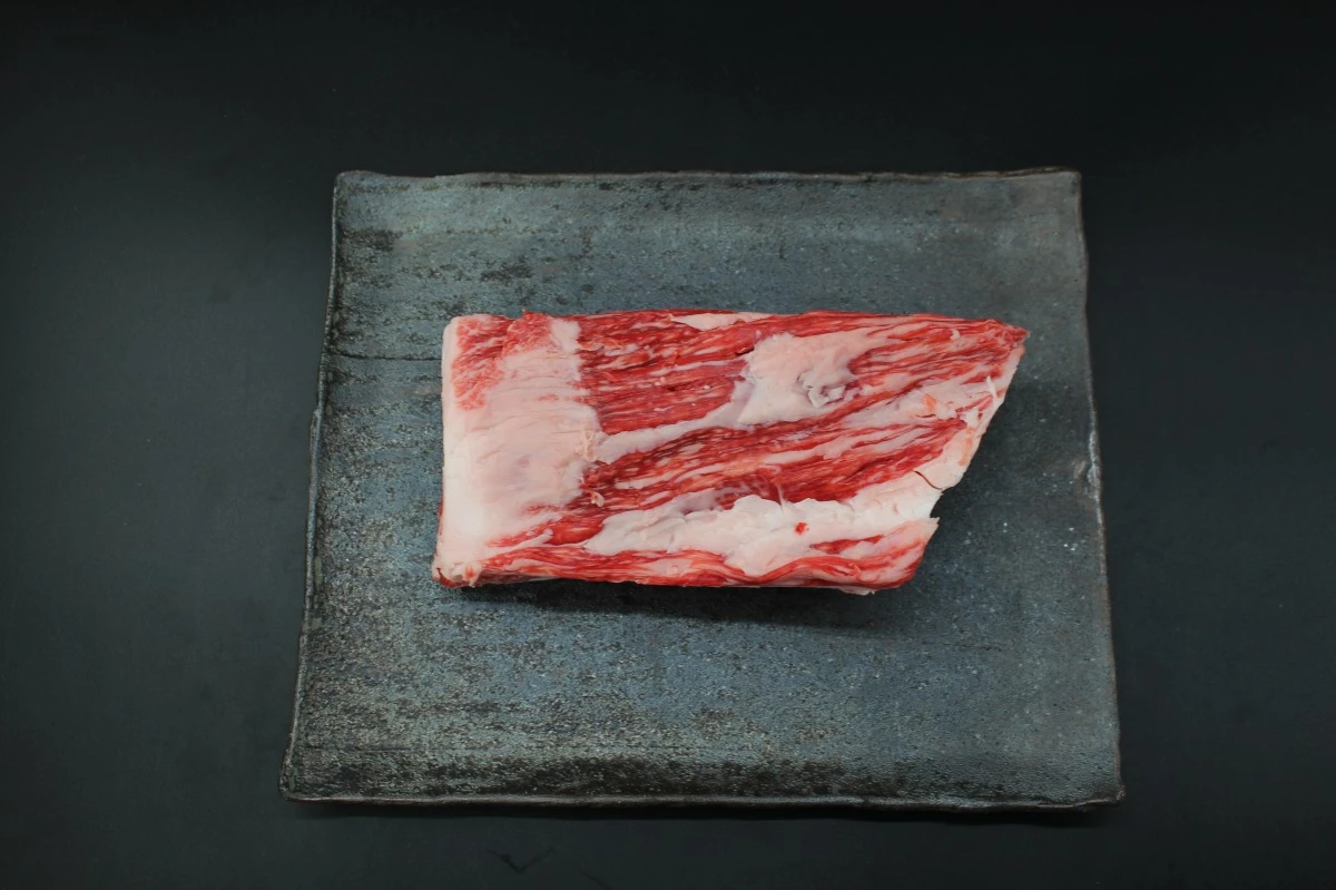 【現品限り】近江牛カイノミ塊肉662g【希少部位】