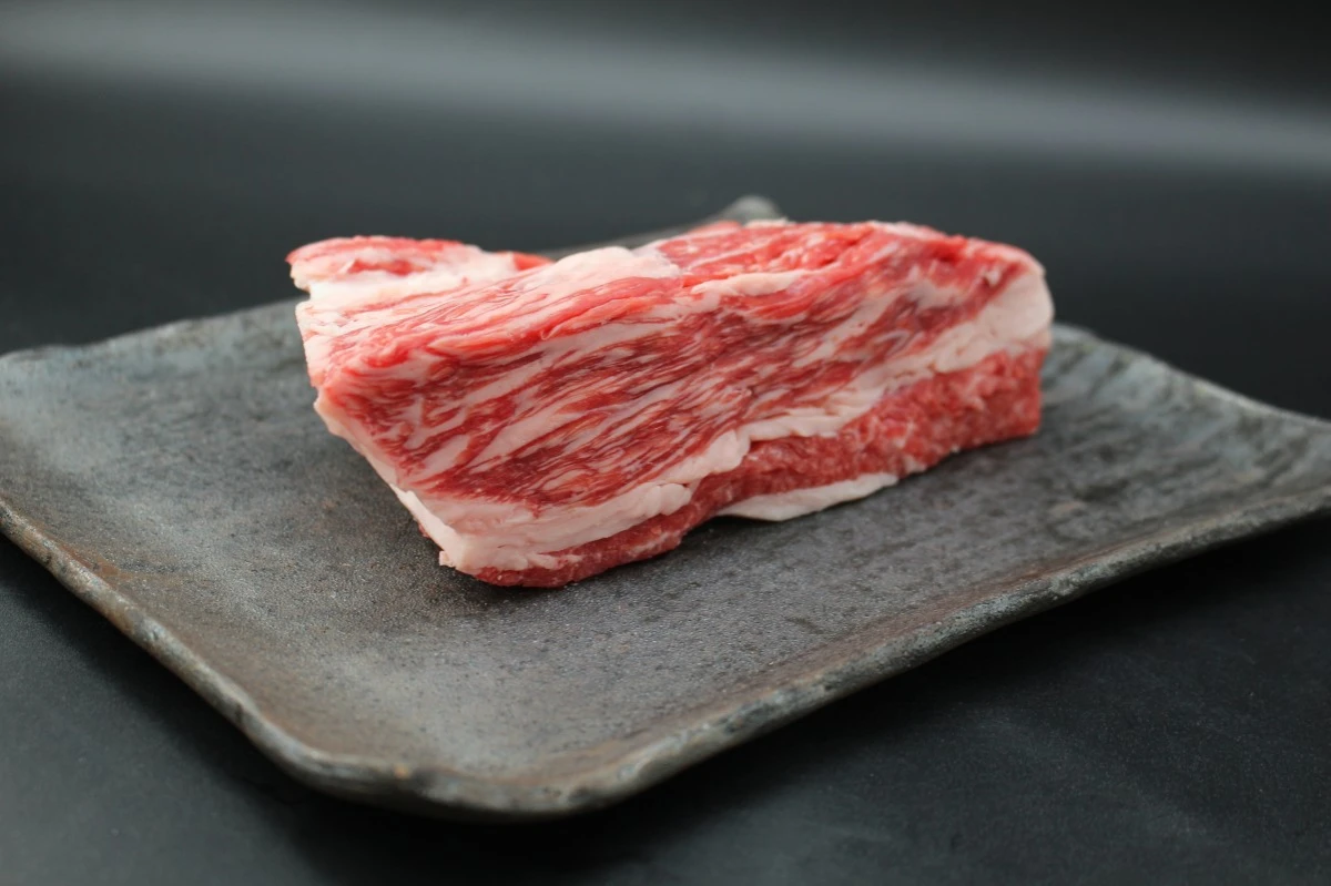 【現品限り】近江牛カイノミ塊肉662g【希少部位】