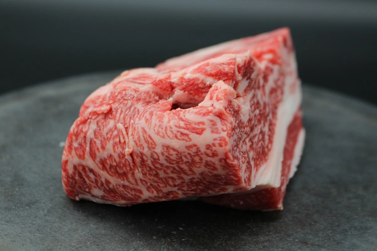 【肉の日】近江牛ヘッド(バラ)塊肉555g【希少部位】