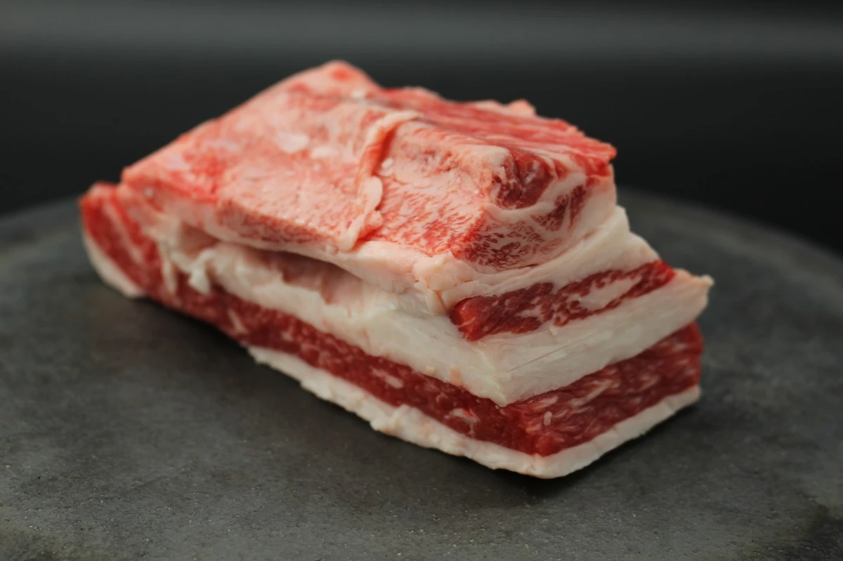 【肉の日】近江牛ヘッド(バラ)塊肉486g【煮込み用】