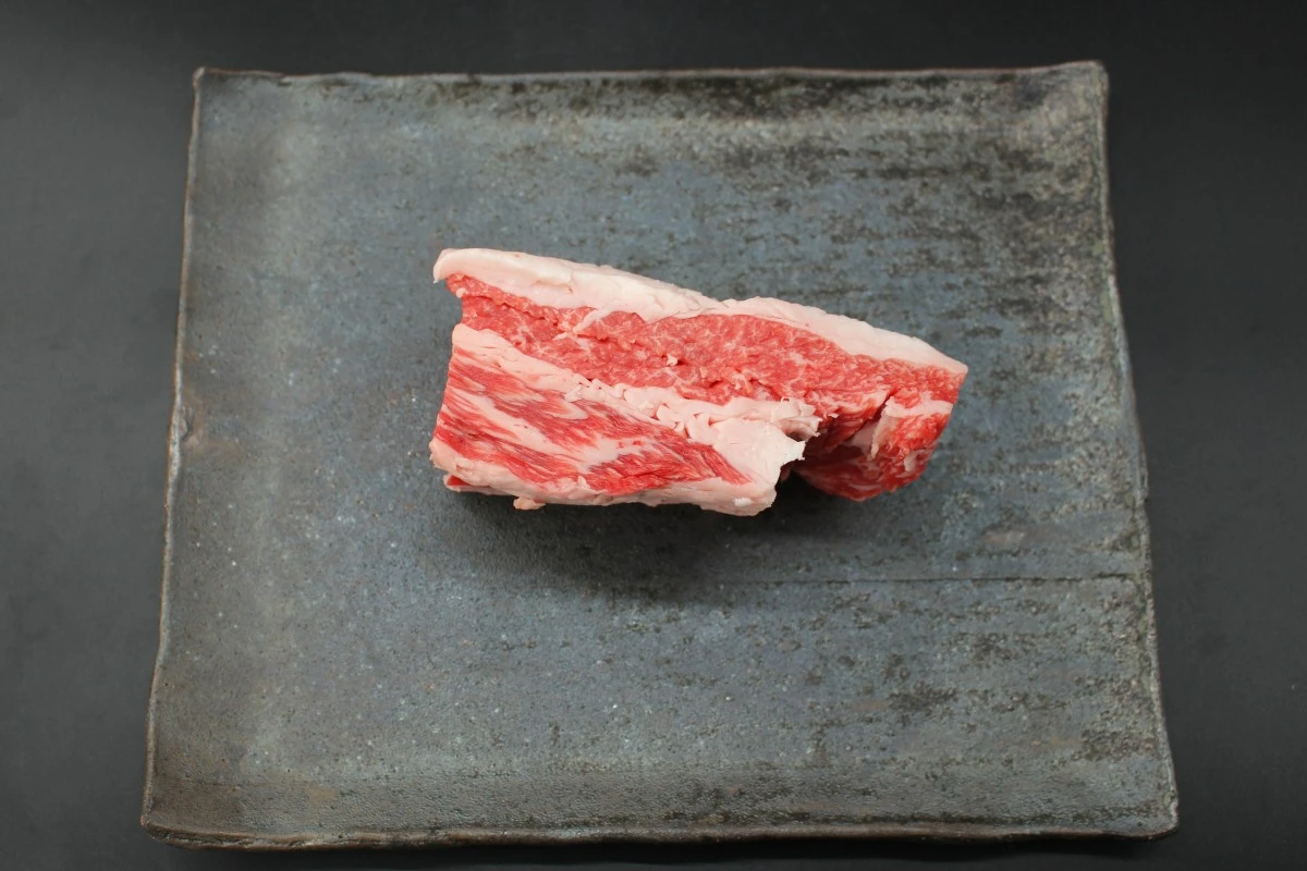 【肉の日】近江牛バラ塊肉377g【希少部位】