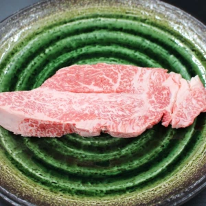 【訳あり】近江牛塊肉320ｇ【バーベキューにオススメ】