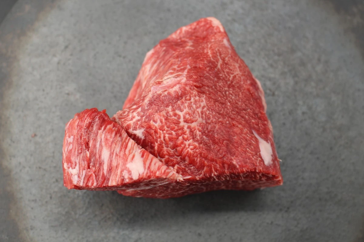 近江牛希少部位とうがらし塊肉437g【ローストビーフに！】