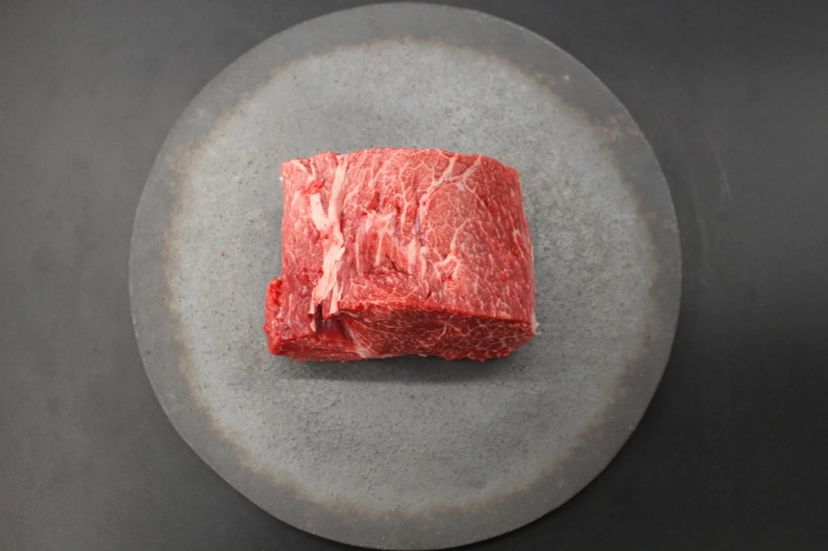 近江牛希少部位とうがらし塊肉612g【ローストビーフに！】