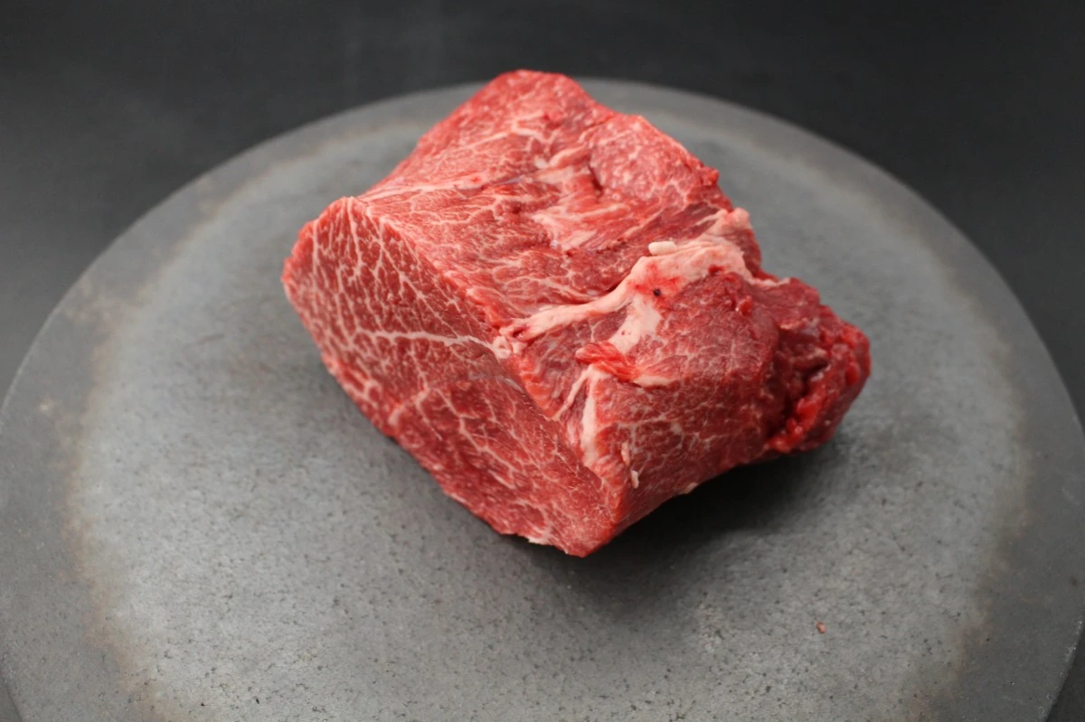 近江牛希少部位とうがらし塊肉612g【ローストビーフに！】