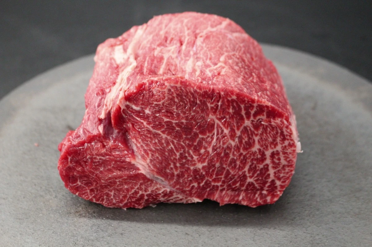 近江牛希少部位とうがらし塊肉612g【ローストビーフに！】