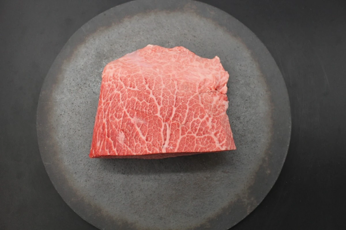 【現品限り】近江牛ミスジ塊肉 465g【希少部位】