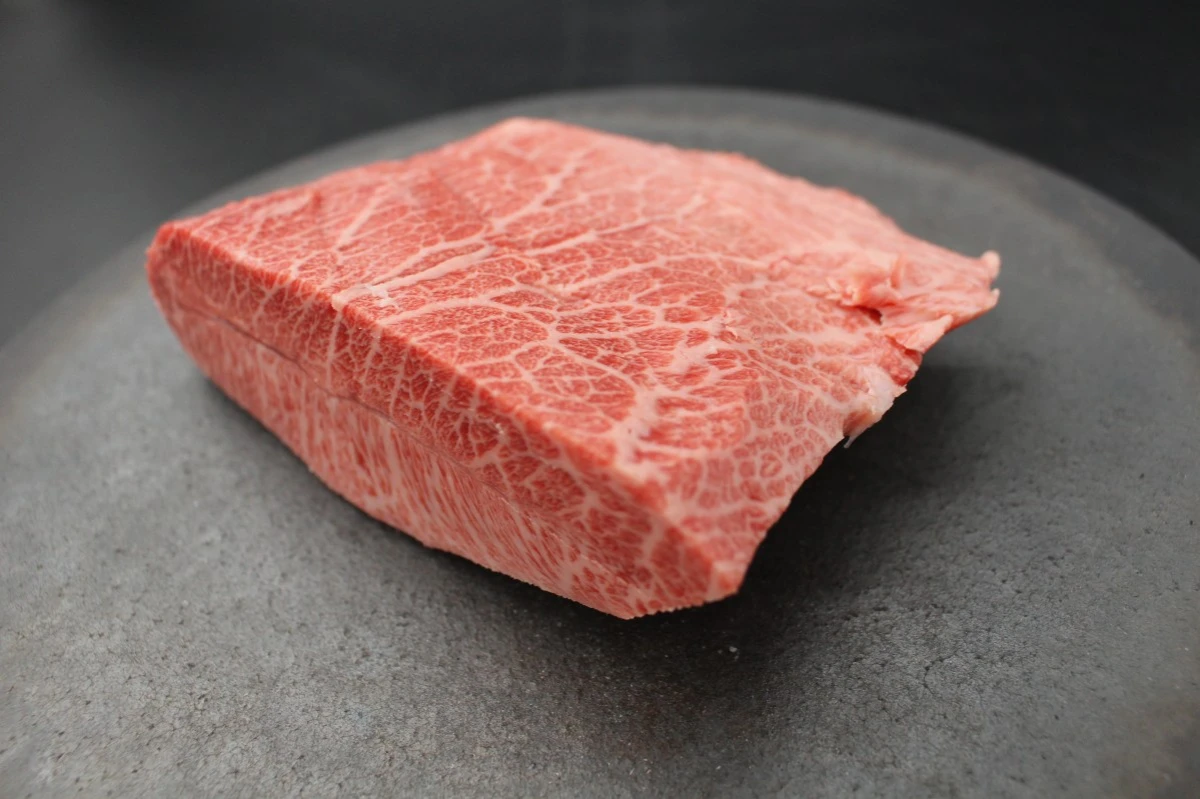 【現品限り】近江牛ミスジ塊肉 465g【希少部位】